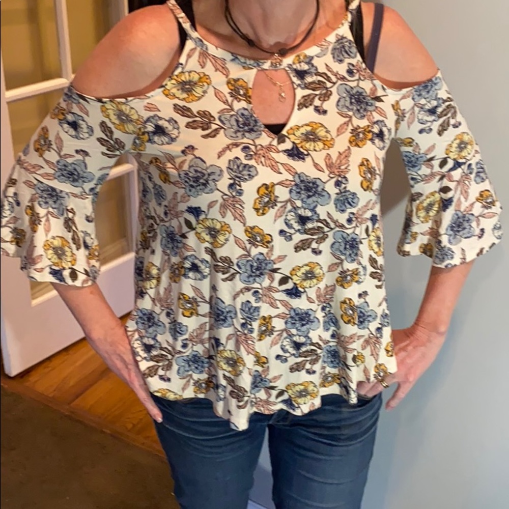 Floral patterned open shoulder shirt, stitch fix